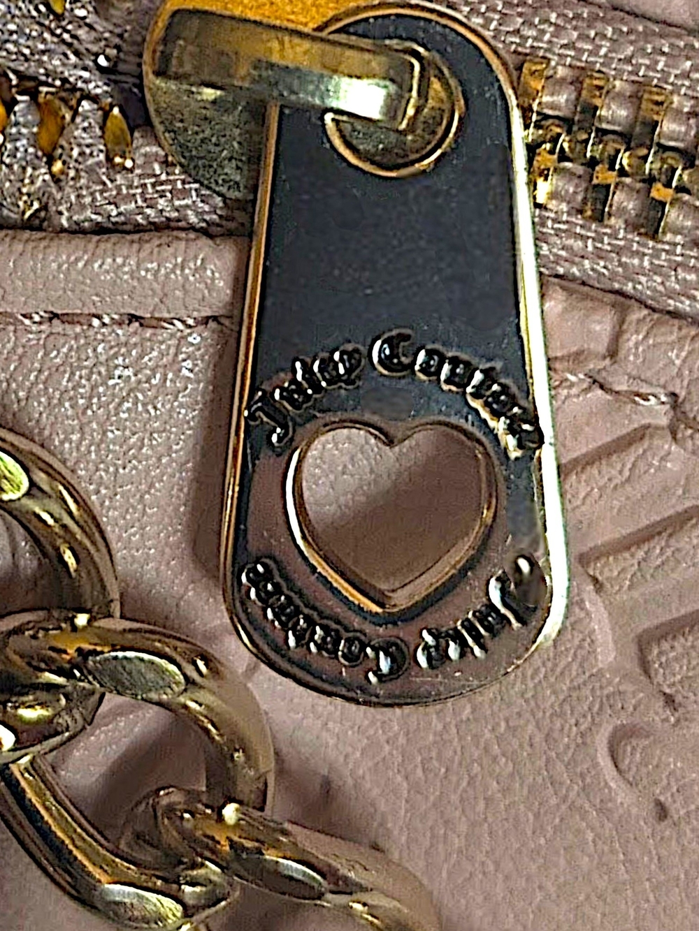 👑 Juicy Couture Pink Embossed Shoulder Bag w/Gold Charms - Picture 2 of 16